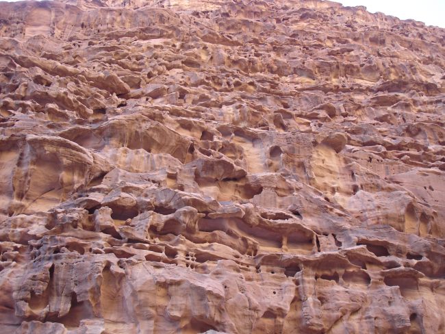 Mur de grès de malade à Wadi Rum.