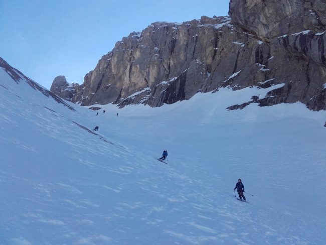 La descente de la Punta Rocca à ski.
