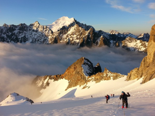 Lever de soleil sur le glacier supérieur des Agneaux.