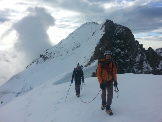 Vers le sommet du dome de neige.