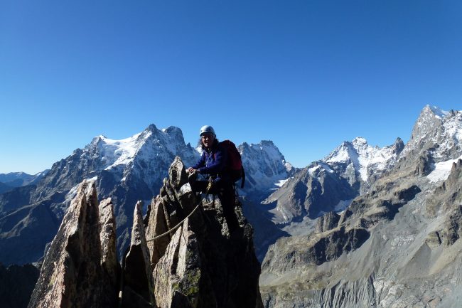 L'arête des Cinéastes au dessus du glacier blanc.