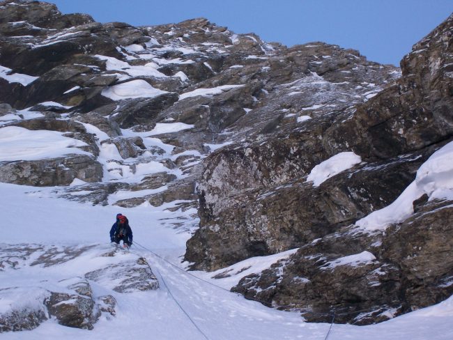 Escalade de la face nord du petit Astazou.