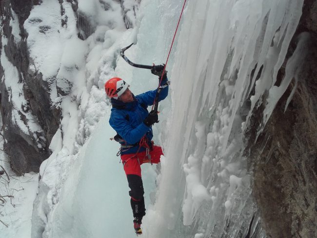 Stage cascade de glace dans les Ecrins.