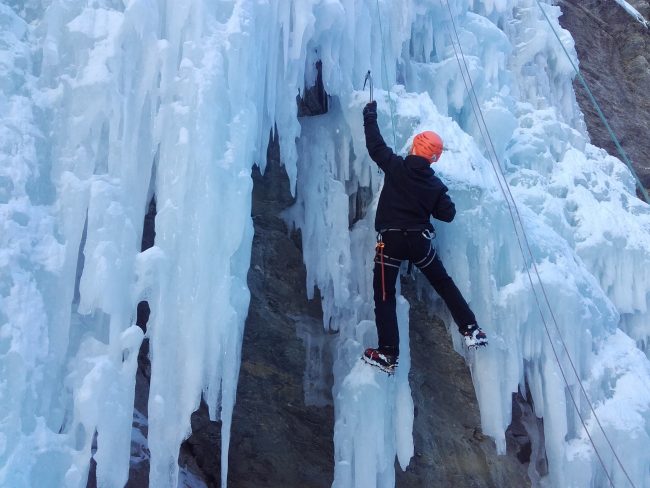 Stage 5 jours cascade de glace dans les Ecrins.