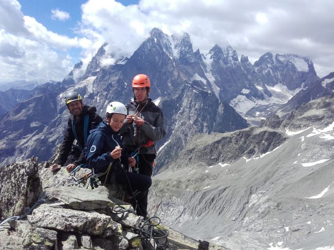 Un stage alpinisme où l'on apprend l'autonomie.