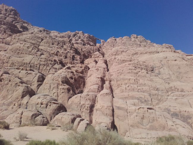 La face est du Jebel Burdah.