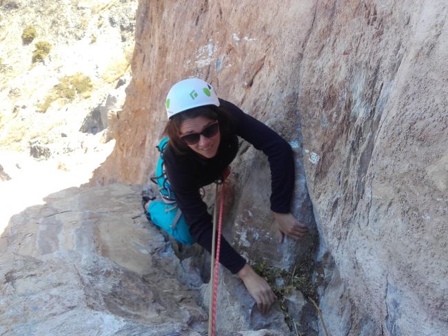 Escalade du surplomb jaune au Ponteil.