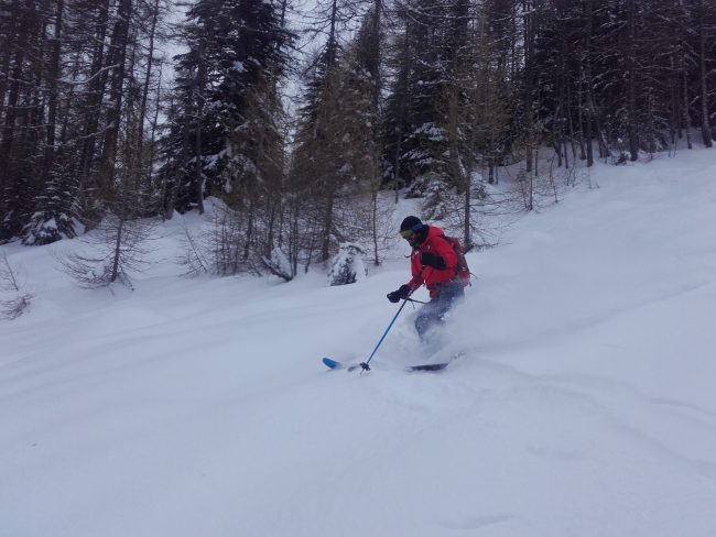 Descente en poudreuse de la Tête de Clotinaille.