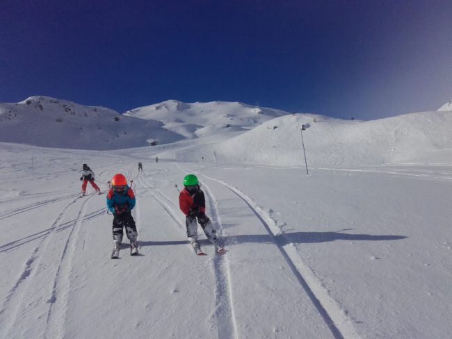 Ski à Serre chevalier pour les vacances de février avec l'école buissonière.