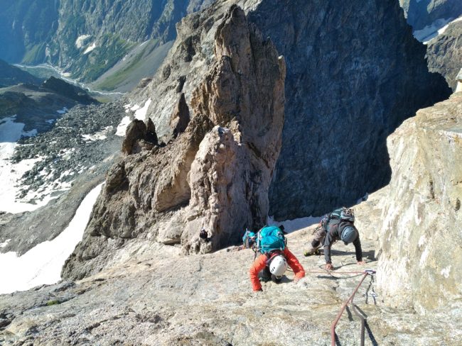 La traversée des arêtes de Sialouze avec un guide.