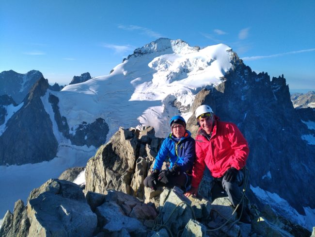 Le sommet de la Roche faurio avec la Barre et le dome des ecrins.