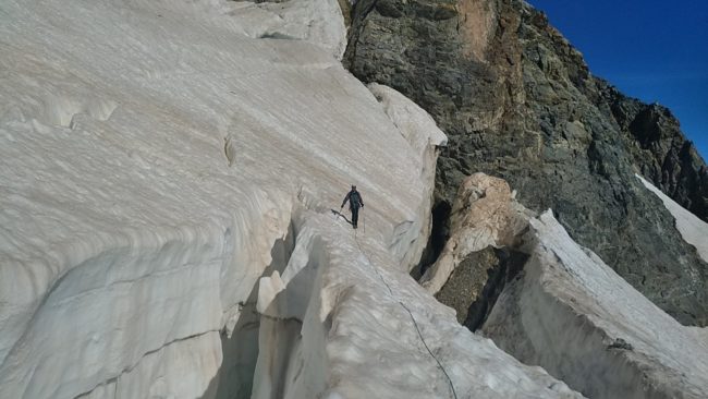 Enorme crevaase du glacier des Violettes.